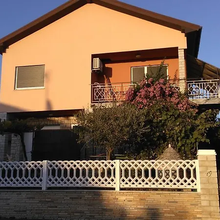 Cinzia Apartman *
