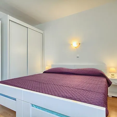 Cinzia Apartman *