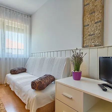 Cinzia Apartment *